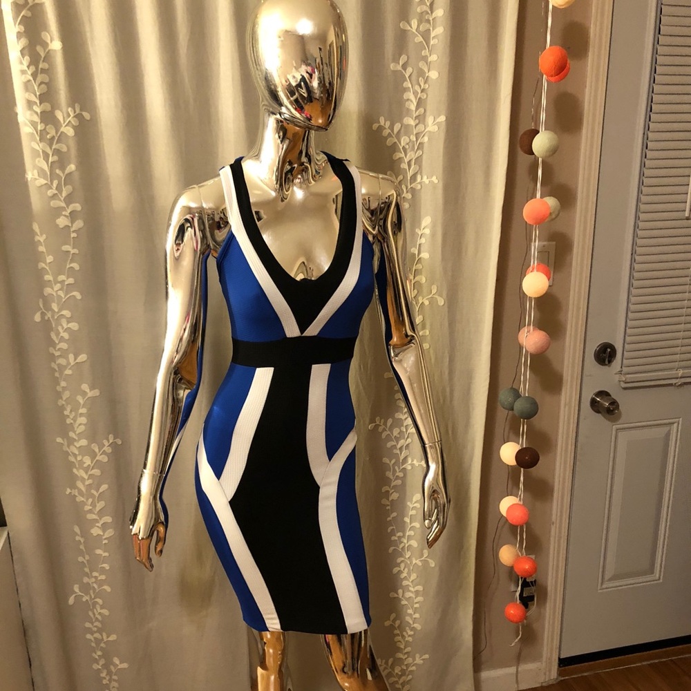 Geometric Bodycon Vneck Dress
